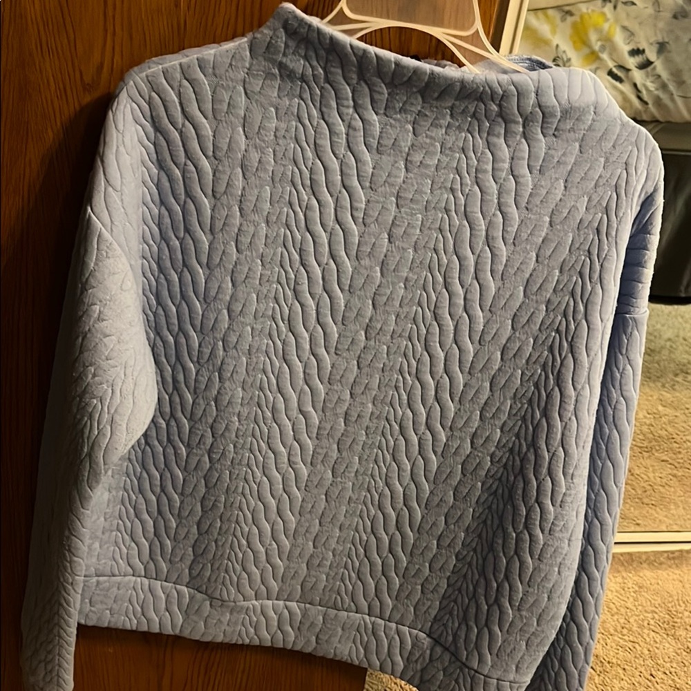 GapFit quilted top.
